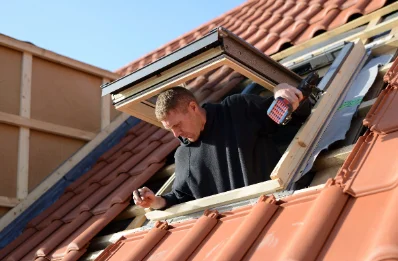 Pose de fenêtres de toit Velux à Ligré
